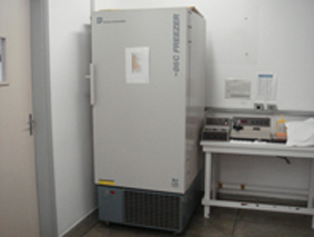 Laboratório de Bioquímica e Transplante Hepático(refrigerador)