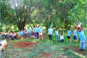 Projeto de recuperação do Córrego Santa Fé: plantio em 2011 (Acervo CDCC-USP)