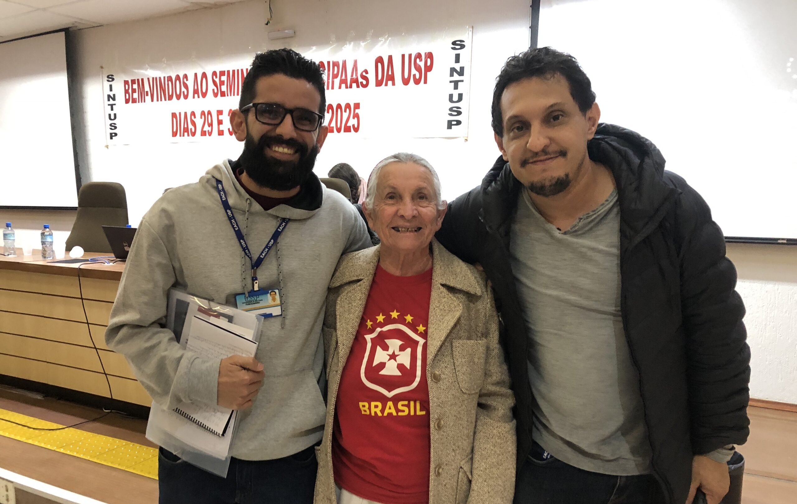 Antonio Carlos, Neli Maria Paschoarelli Wada, diretora do Sintusp, e Yuri.