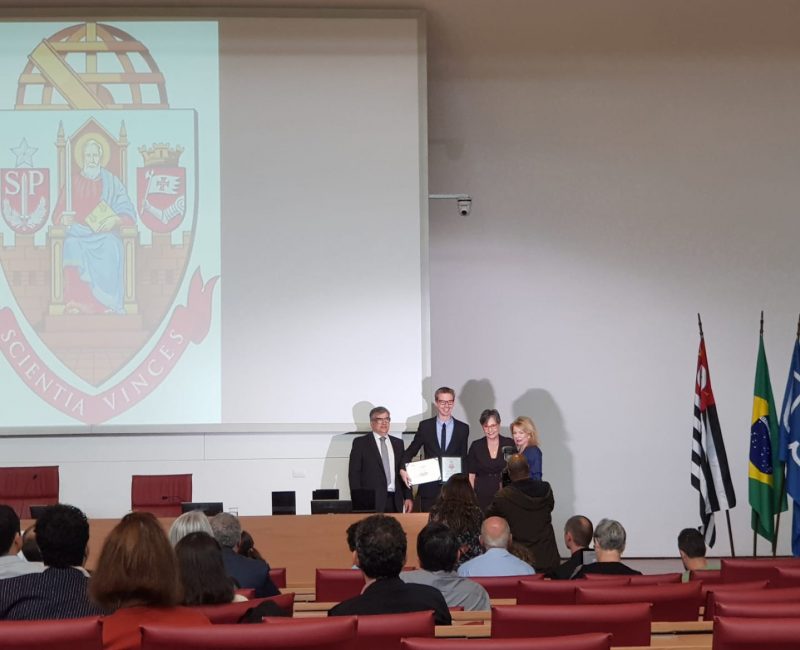 Prêmio Excelência para Novas Lideranças em Pesquisa recebido pelo Professor Dr. Nicolas Hoch (2022)
