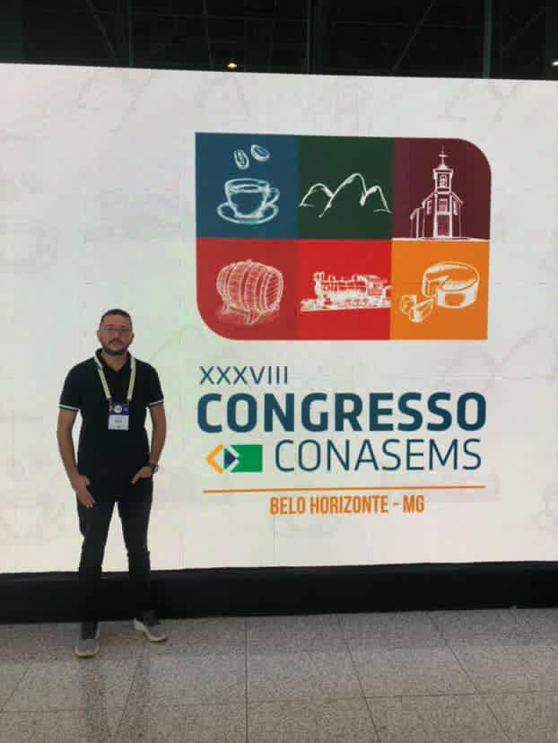 Legenda: Agente de saúde Erivelton Souza da Silva, membro do CCAP MIRA-TB marca presença no XXXVIII Congresso do CONASEMS.