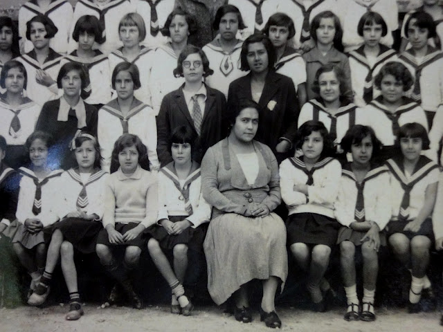 "Iracema e seus alunos em 1931".
Fonte: Site caetanodecampos.com.br