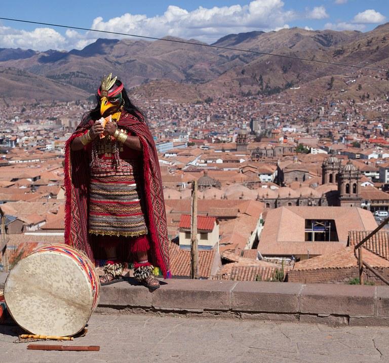 Peru Peruano De Andes Cuzco Do Guerreiro Do Inca Do Homem Foto de