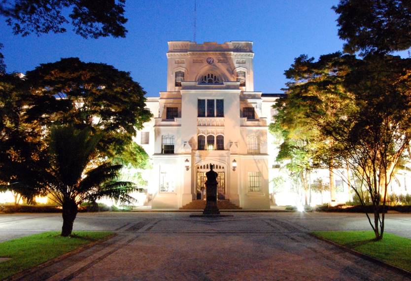 Fachada Faculdade de Medicina